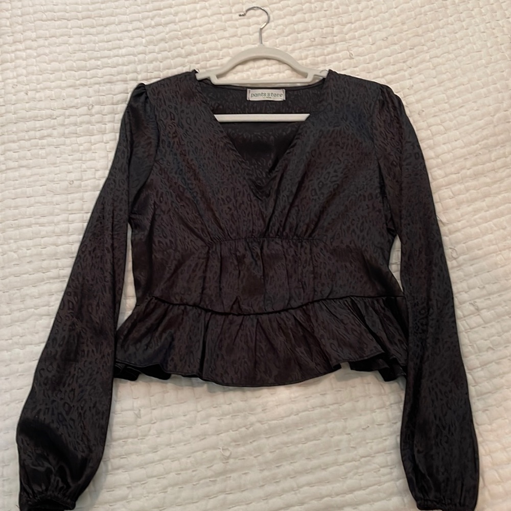 Black print peplum top